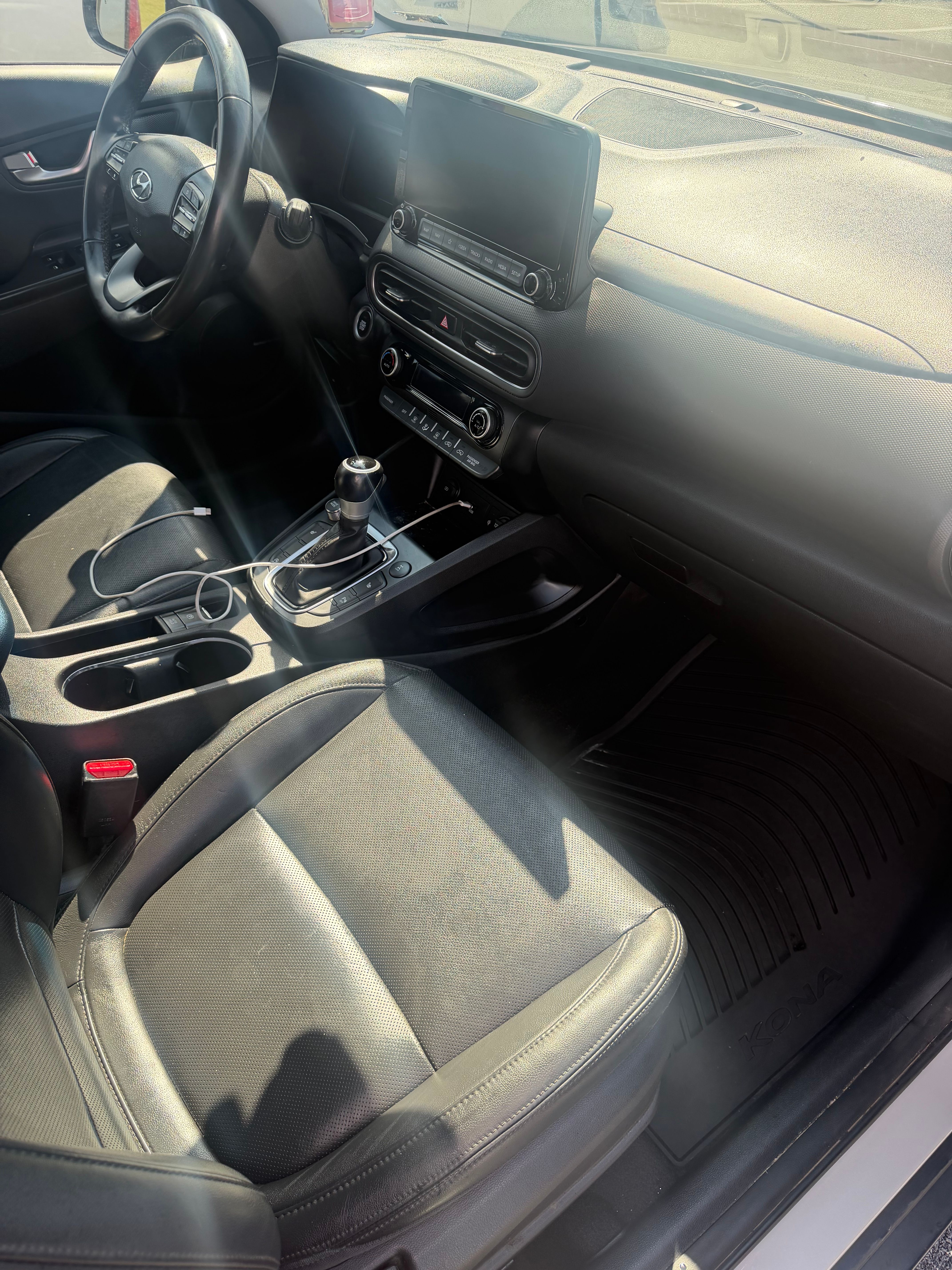 Used 2022 Hyundai Kona Limited AWD/4WD image 19