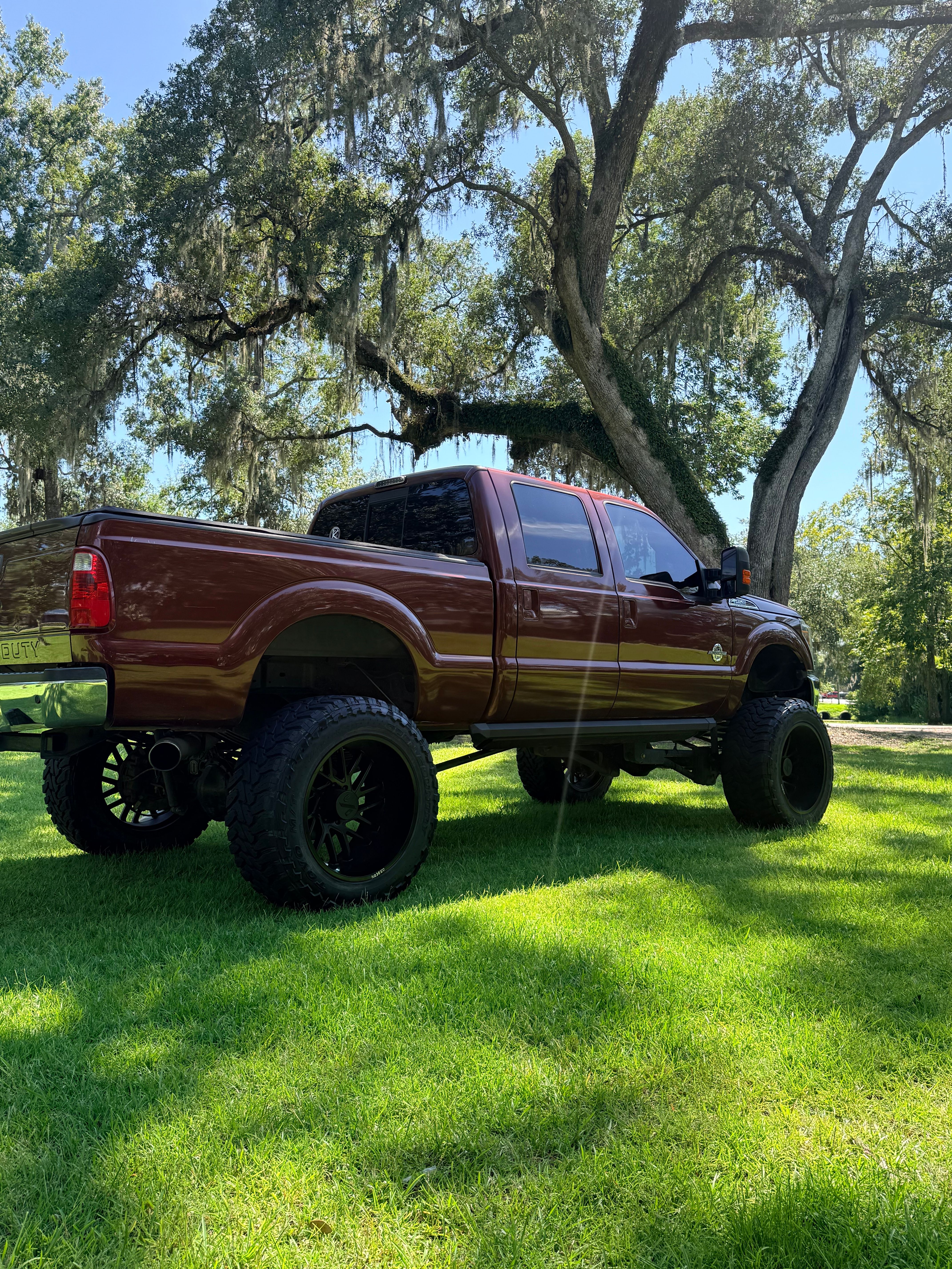 Used 2015 Ford F250 Lariat w/ Chrome Package AWD/4WD image 6