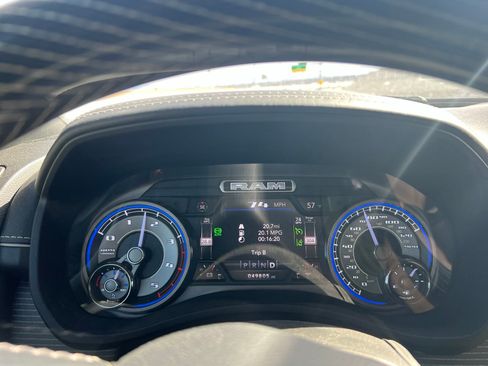 Used 2021 RAM 2500 Limited image 9