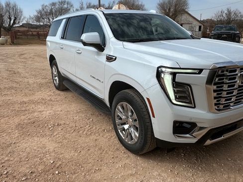 Used 2026 GMC Yukon XL Denali w/ LPO, Floor Liner Package image 4