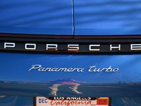 Used 2017 Porsche Panamera Turbo image 5