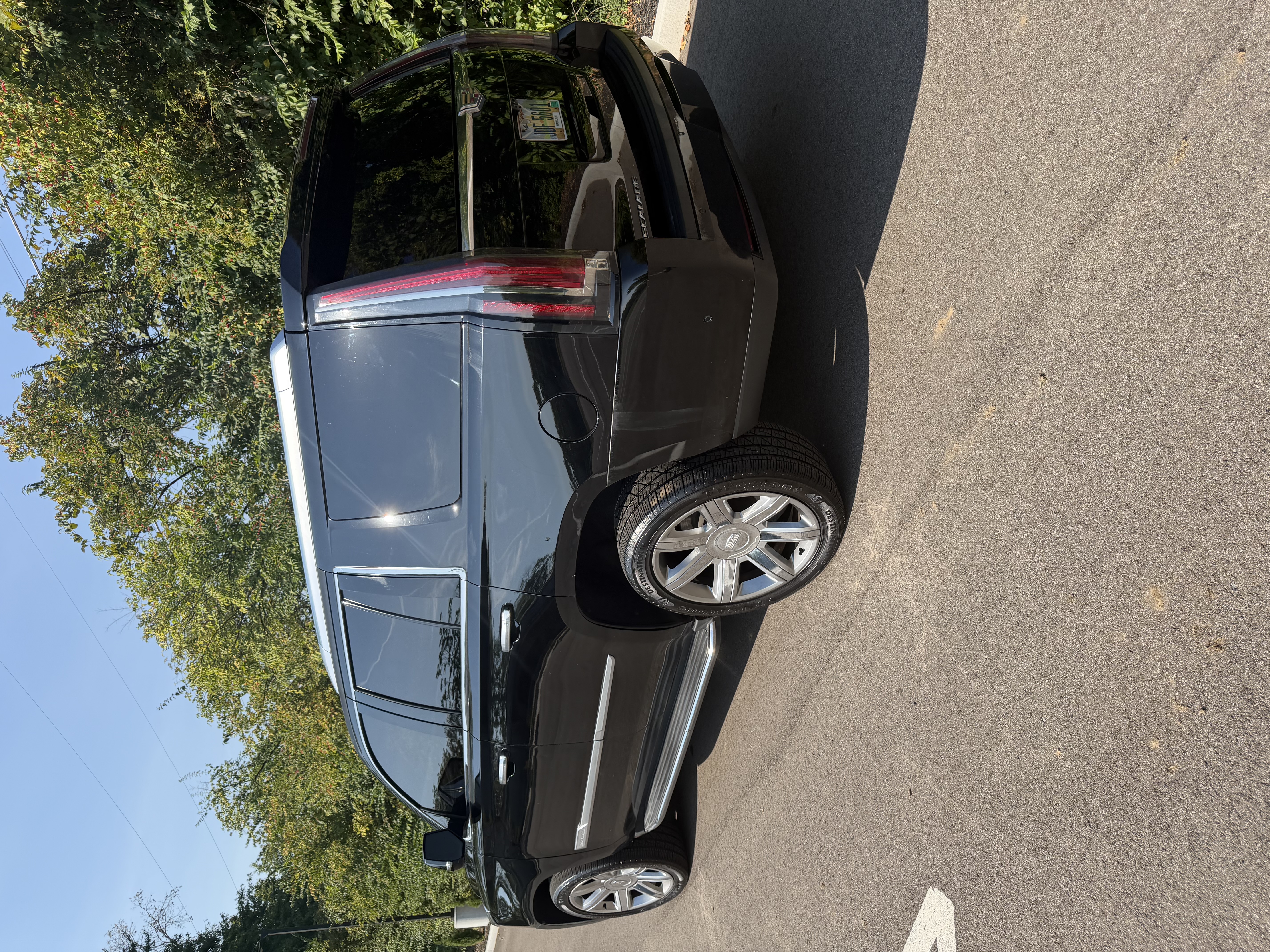Used 2019 Cadillac Escalade Luxury RWD image 8