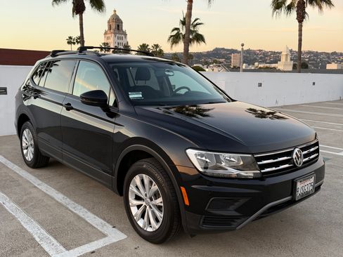 Used 2020 Volkswagen Tiguan S image 1