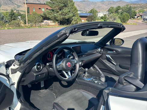 Used 2017 FIAT 124 Spider Abarth RWD image 12