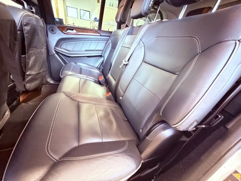 Used 2013 Mercedes-Benz GL 550 4MATIC image 5