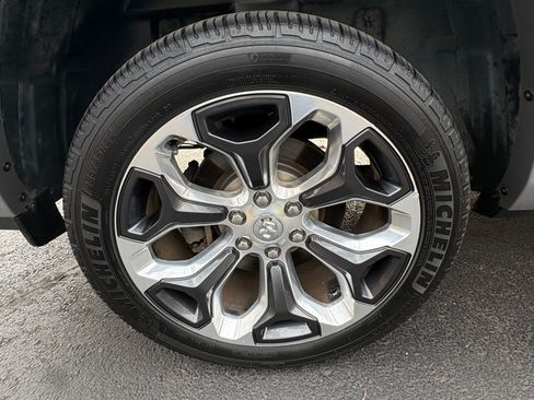 Used 2019 RAM 1500 Limited w/ Advanced Safety Group image 8