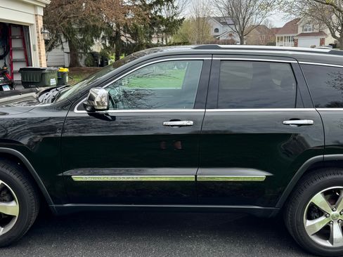 Used 2013 Jeep Grand Cherokee Limited image 2