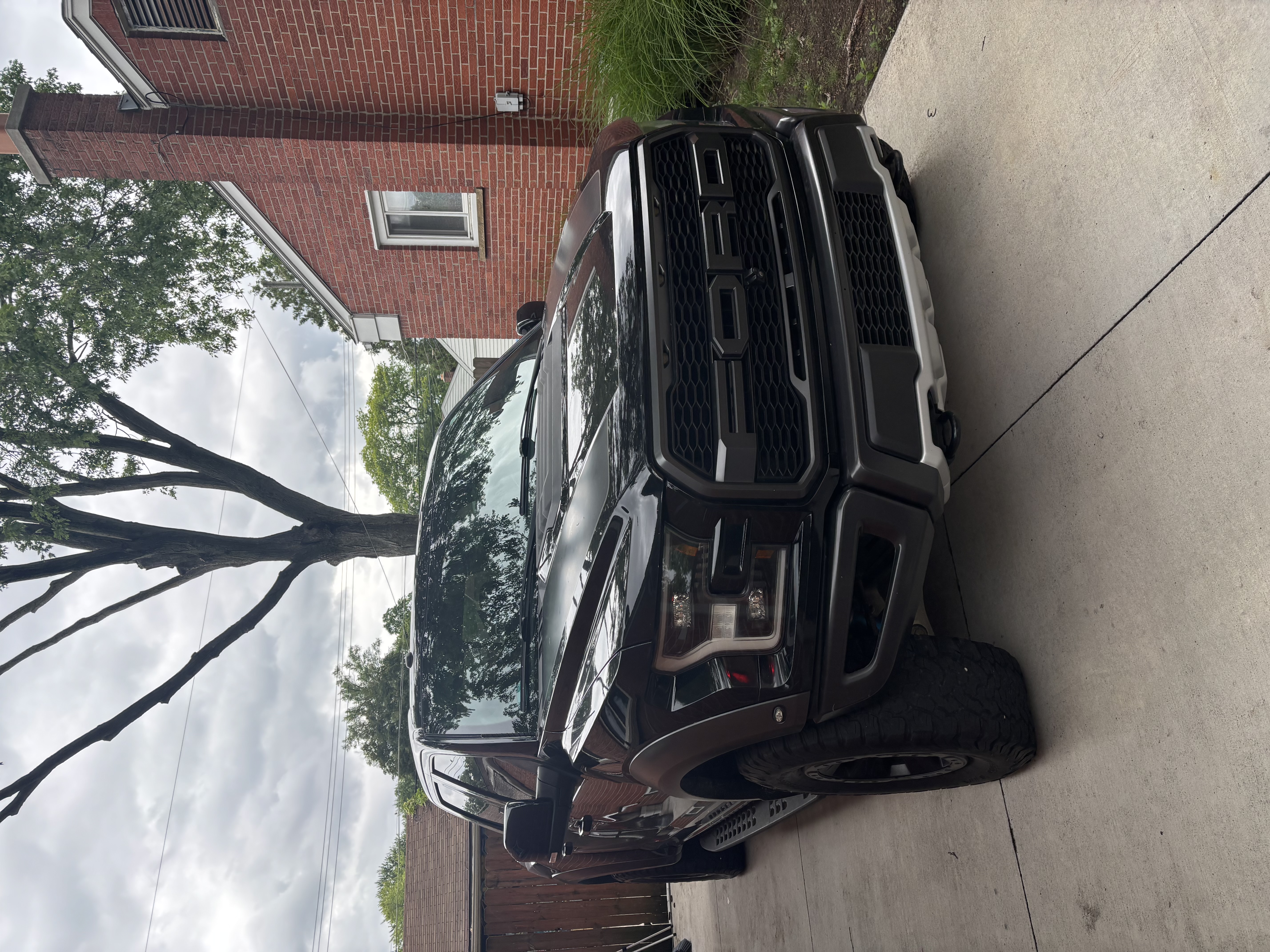 Used 2018 Ford F150 Raptor w/ Equipment Group 802A Luxury AWD/4WD image 1