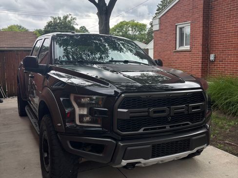 Used 2018 Ford F150 Raptor w/ Equipment Group 802A Luxury AWD/4WD image 1