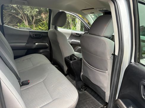 Used 2022 Toyota Tacoma SR5 AWD/4WD image 10