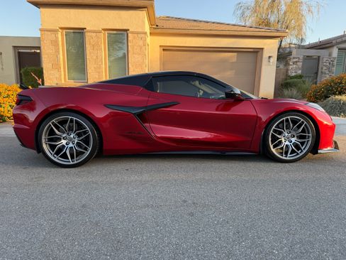 Used 2024 Chevrolet Corvette Z06 RWD image 11