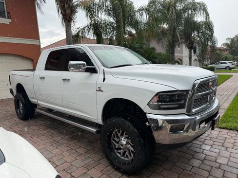 Used 2015 RAM 2500 Laramie w/ Cold Weather Group AWD/4WD image 2