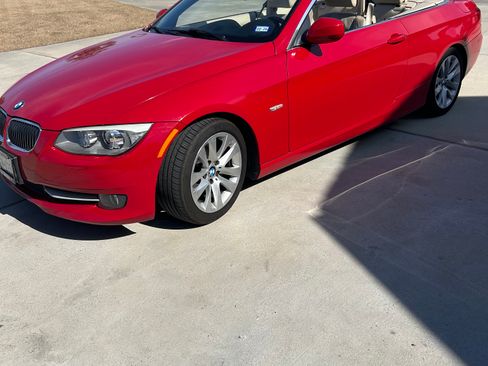 Used 2012 BMW 328i Convertible image 4