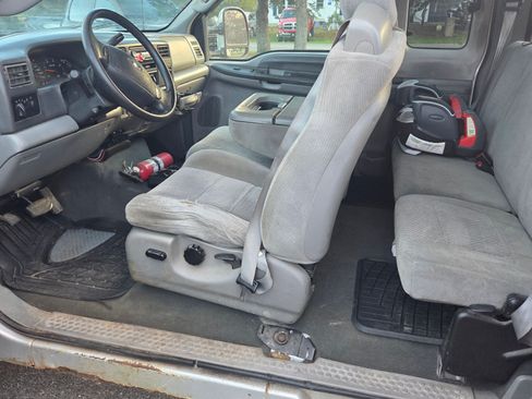 Used 2003 Ford F350 XLT image 4