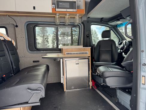 Used 2020 Mercedes-Benz Sprinter 2500 image 5