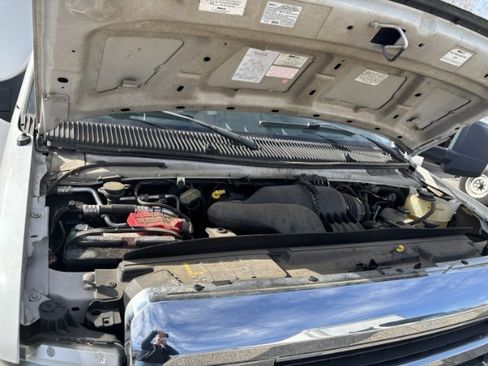 Used 2014 Ford E-350 and Econoline 350 Super Duty image 13