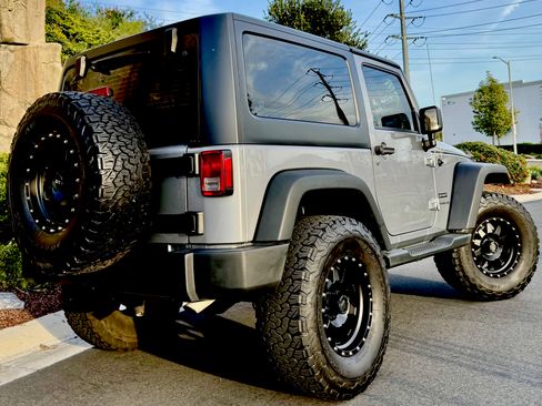 Used 2015 Jeep Wrangler Sport image 9