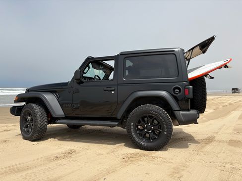 Used 2022 Jeep Wrangler Sport AWD/4WD image 8