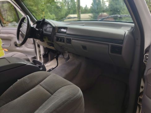 Used 1996 Ford Bronco image 5