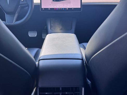 Used 2023 Tesla Model 3 Performance image 25