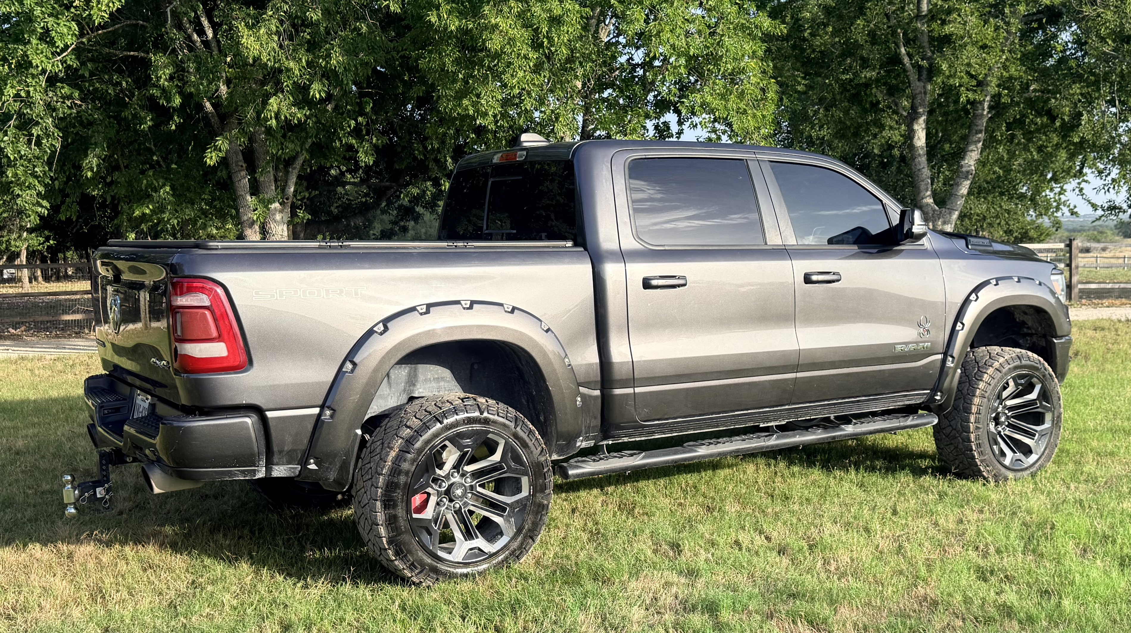 Used 2021 RAM 1500 Big Horn AWD/4WD image 1