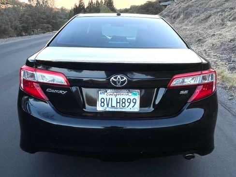 Used 2013 Toyota Camry SE FWD image 12