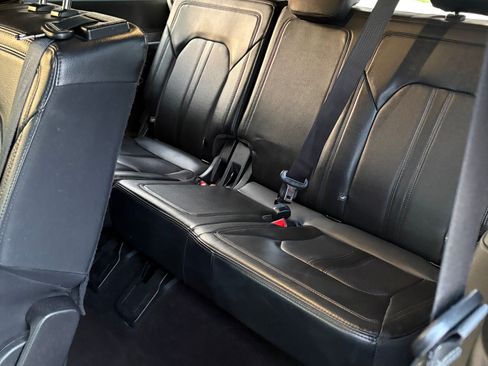 Used 2021 Ford Expedition Max Limited RWD image 9