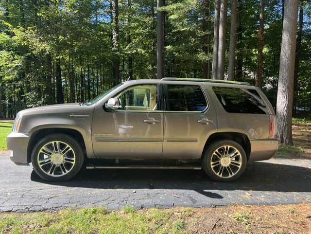 Used 2014 Cadillac Escalade Premium AWD/4WD image 1