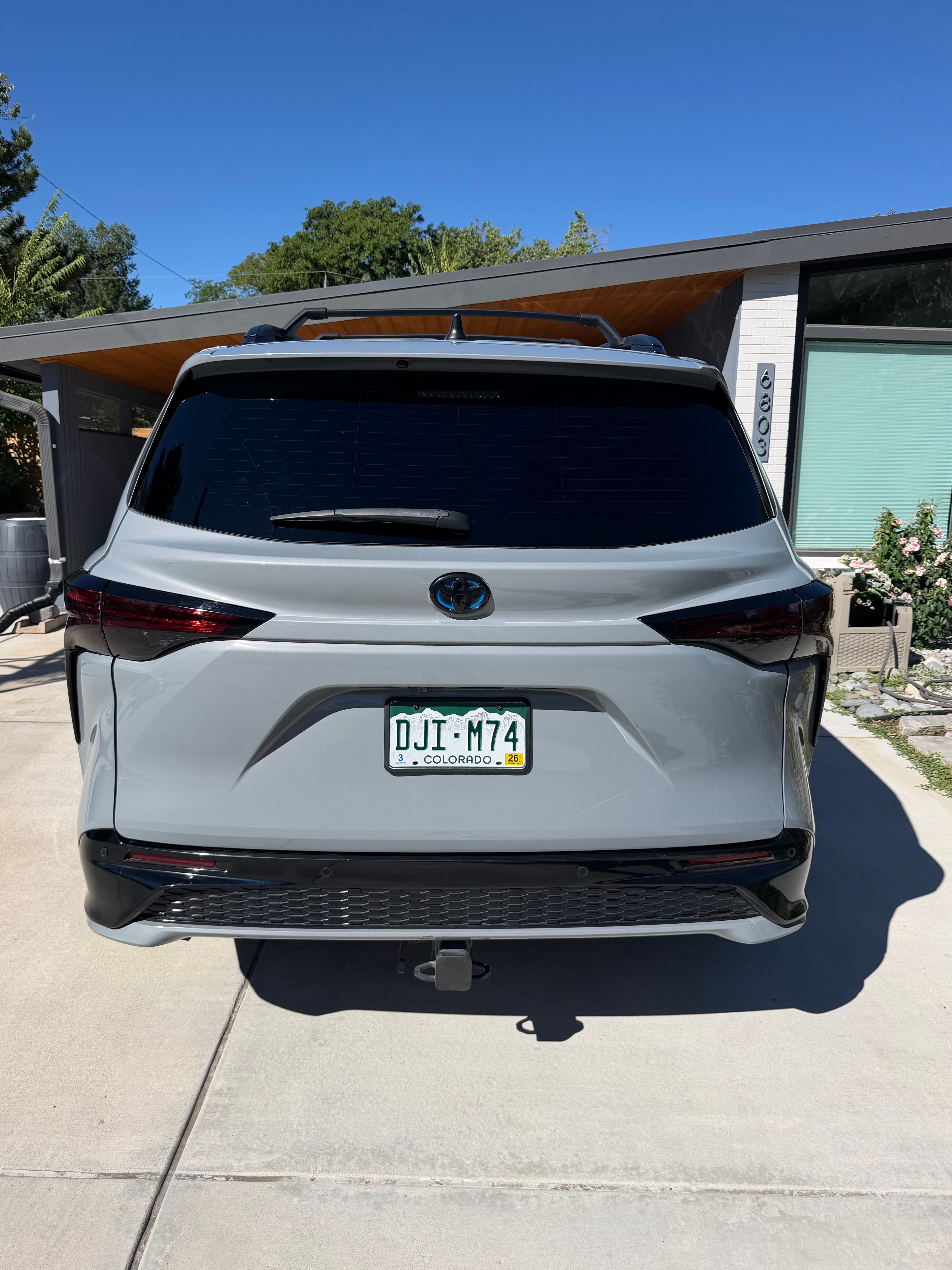 Used 2025 Toyota Sienna XSE w/ XSE Premium Package AWD/4WD image 9