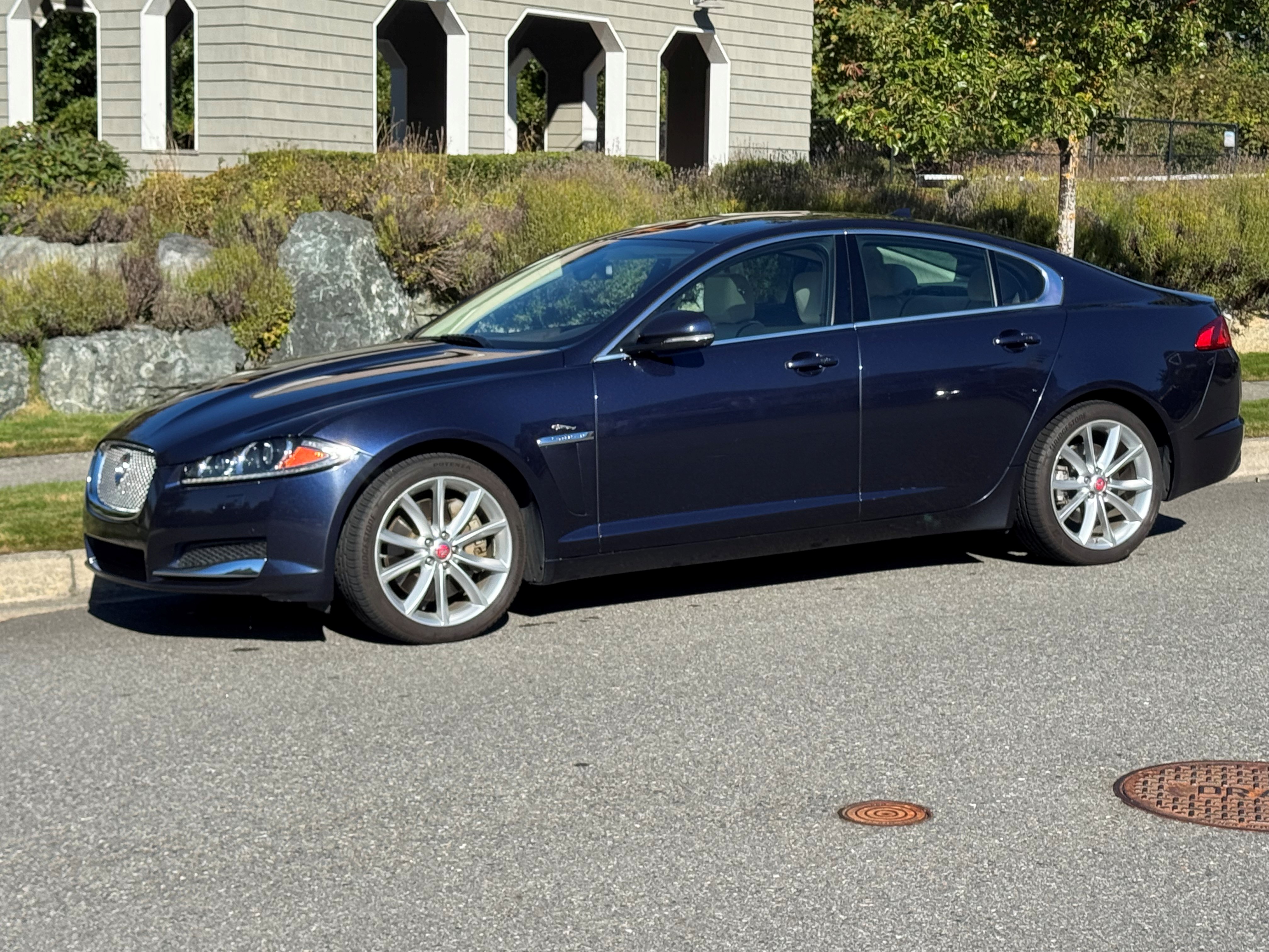 Used 2015 Jaguar XF Portfolio AWD/4WD image 2