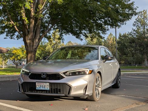 Used 2025 Honda Civic Sport Touring image 1
