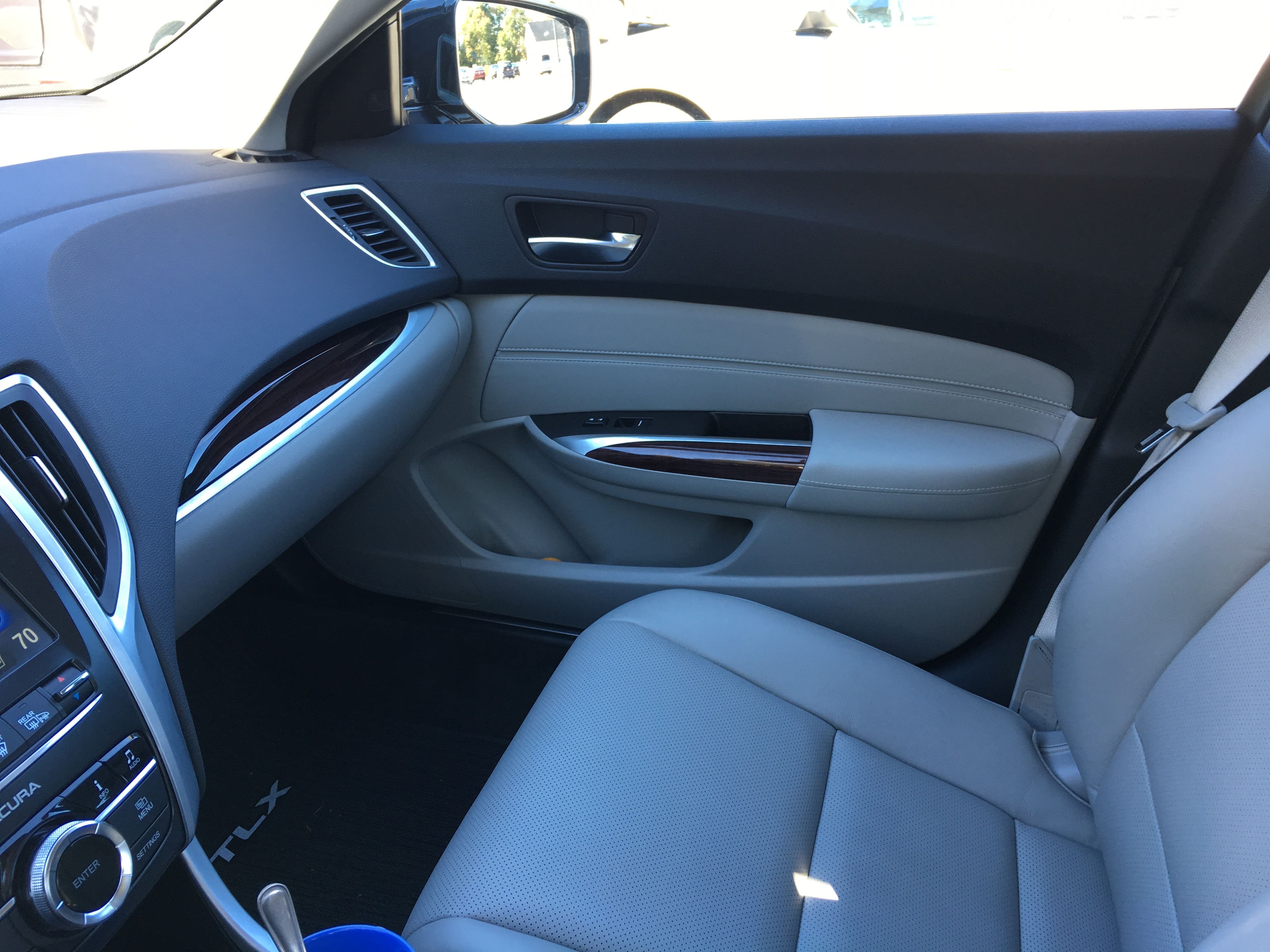 Used 2017 Acura TLX w/ Technology Package AWD/4WD image 6