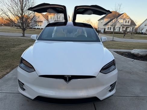 Used 2017 Tesla Model X 75D image 12