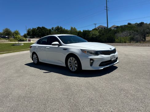 Used 2018 Kia Optima S FWD image 8