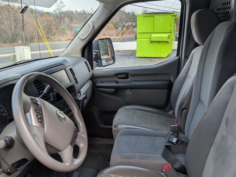 Used 2020 Nissan NV 2500 SV image 16