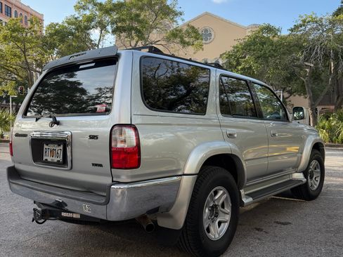 Used 2002 Toyota 4Runner SR5 RWD image 4