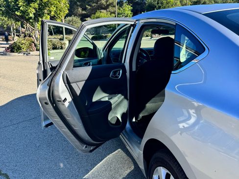 Used 2015 Nissan Sentra SV image 15
