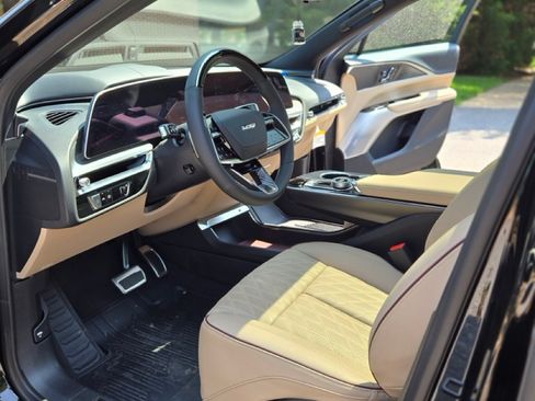 Used 2026 Cadillac Lyriq V image 15