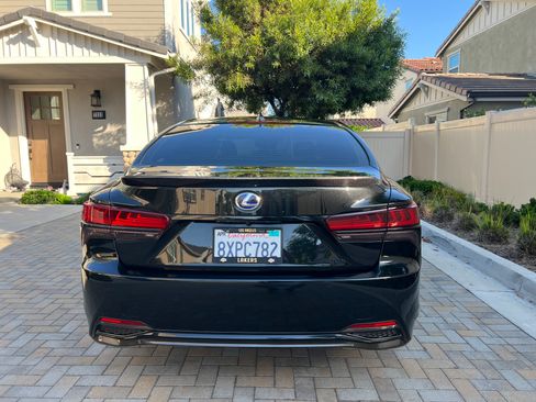 Used 2018 Lexus LS 500h w/ Luxury Package RWD image 9