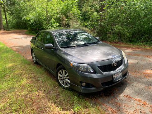 Used 2010 Toyota Corolla LE FWD image 13