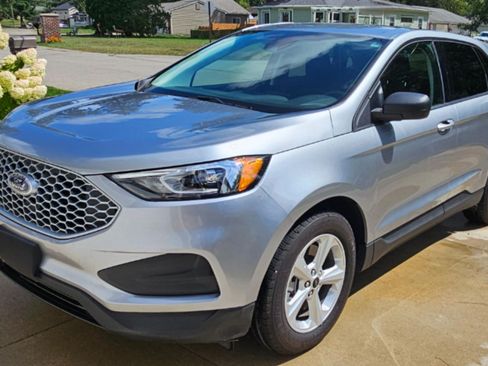Used 2024 Ford Edge SE image 1