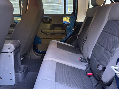 Used 2010 Jeep Wrangler Unlimited Sport image 9