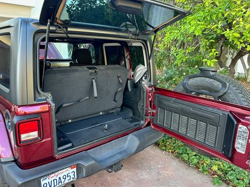 Used 2021 Jeep Wrangler Sport image 17