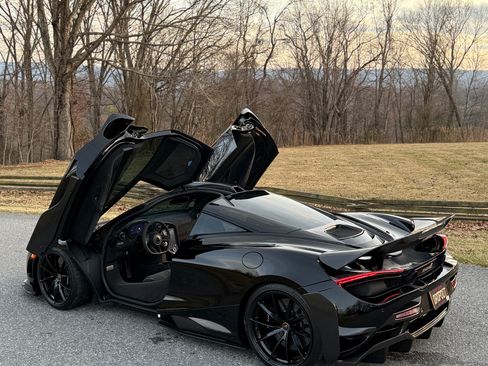 Used 2018 McLaren 720S Performance image 17