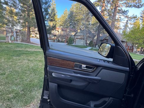 Used 2012 Land Rover Range Rover Sport HSE image 21