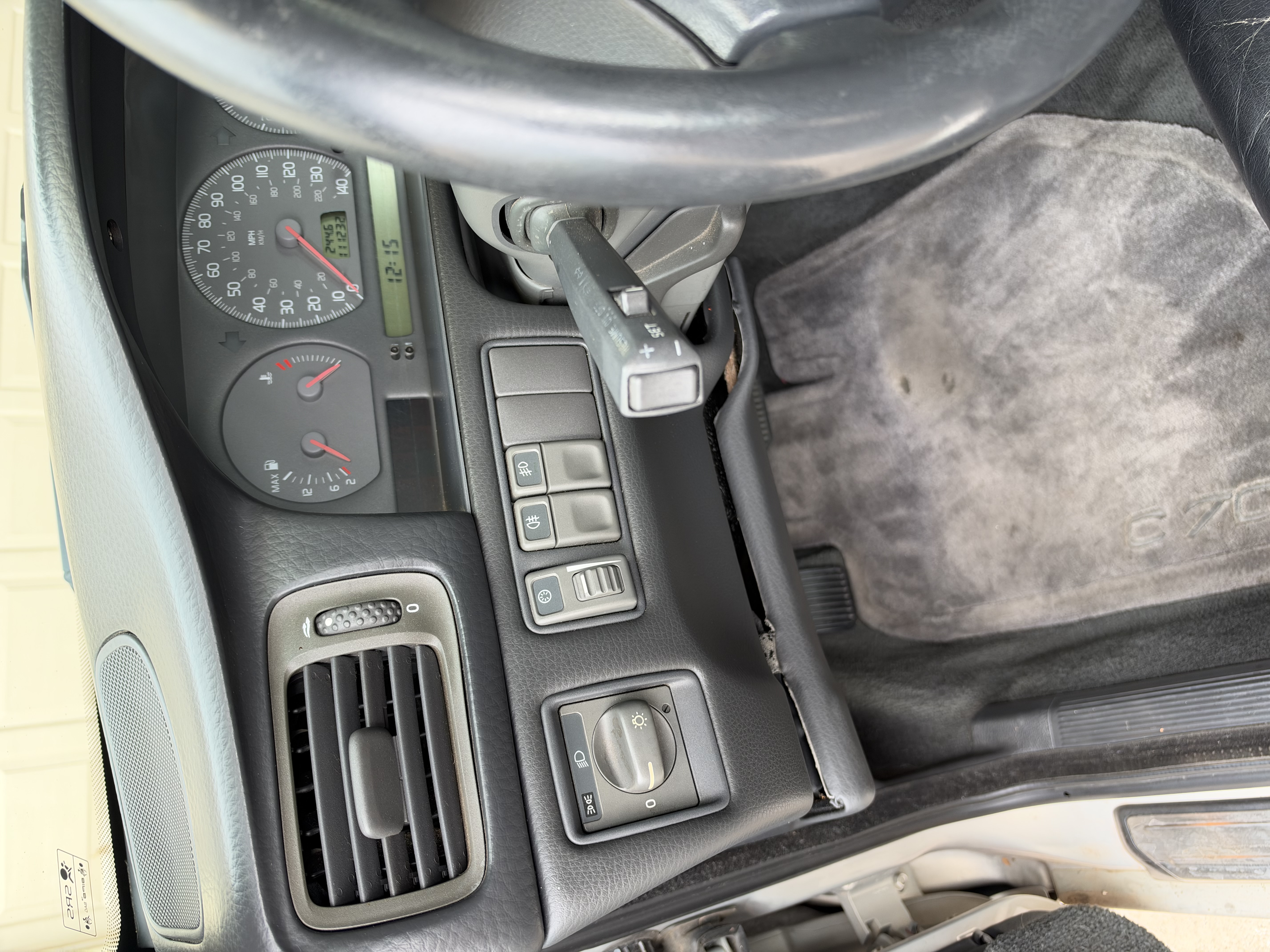 Used 2001 Volvo C70 HT FWD image 27