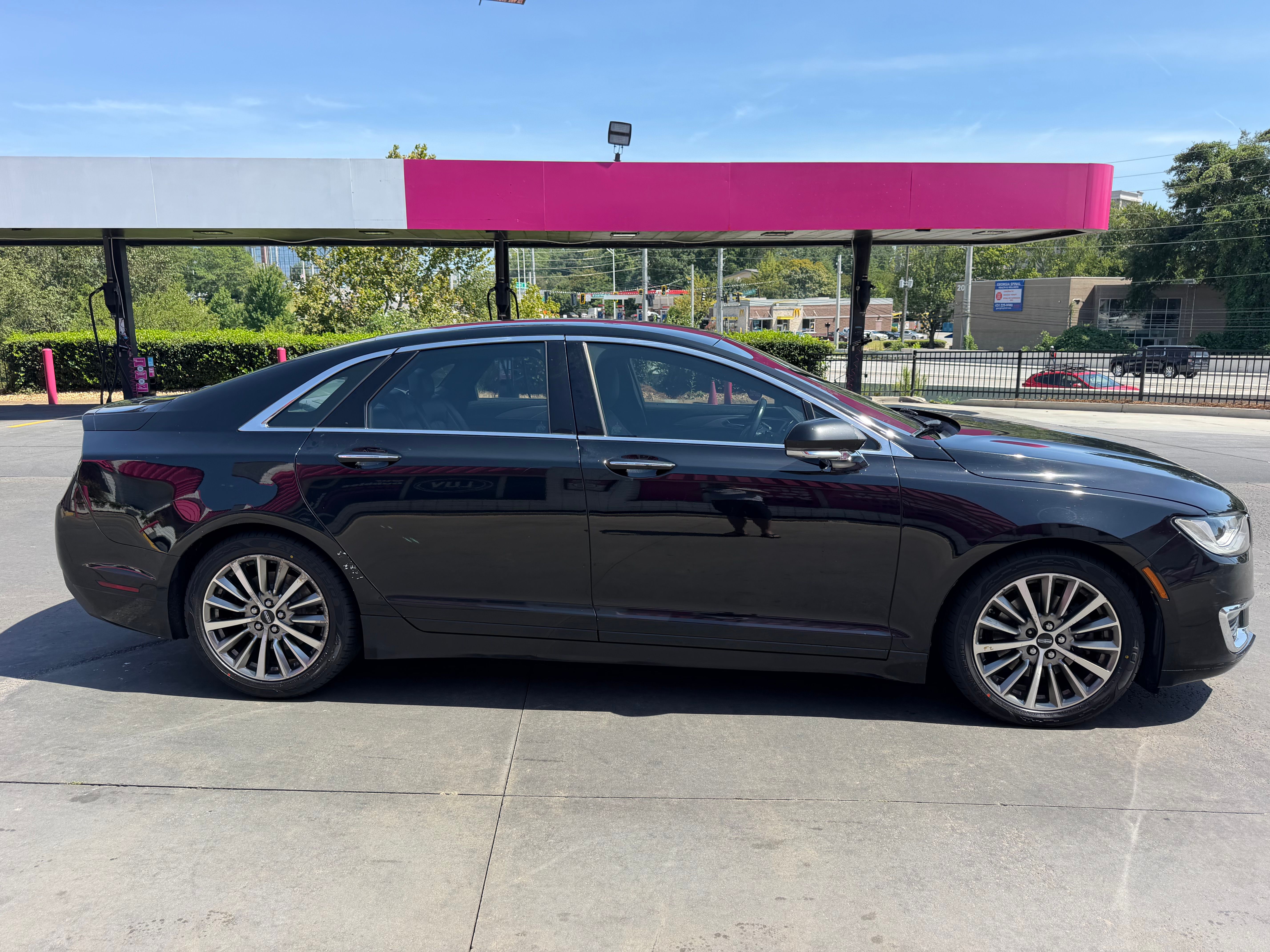 Used 2017 Lincoln MKZ Premiere FWD image 11