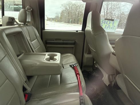 Used 2010 Ford F250 XLT image 8