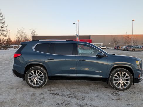 Used 2025 GMC Acadia Denali w/ Super Cruise Package image 5