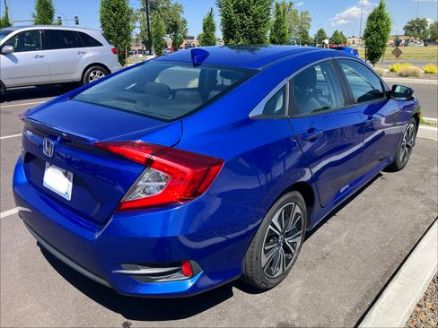 Used 2016 Honda Civic EX-T image 9